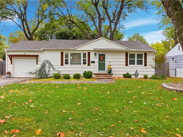 7918 W 88th St, Overland Park, KS 66212