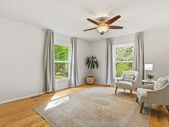 5th image of 200 Brandon Ct