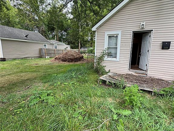 2nd image of 148 N Merrimac St