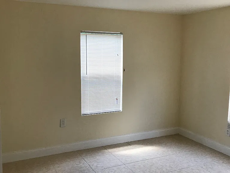11962 Watergate Cir #B — Photo 15