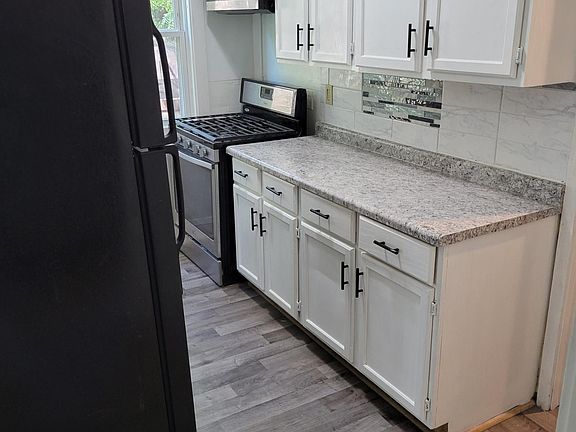 5th image of 757 Rose Ave E #1