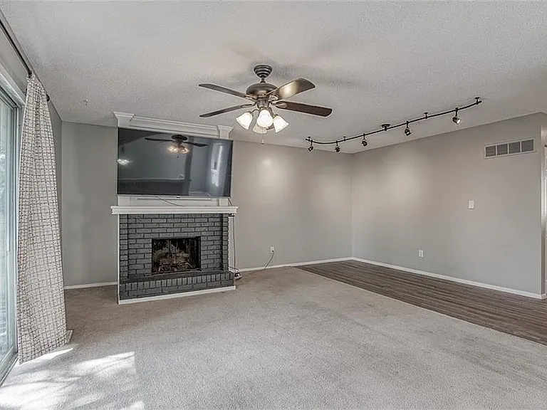 10923 Gillette St — Photo 2