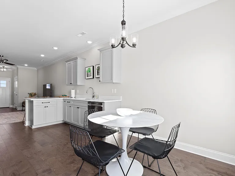 658 Bellingham Dr NE — Photo 14