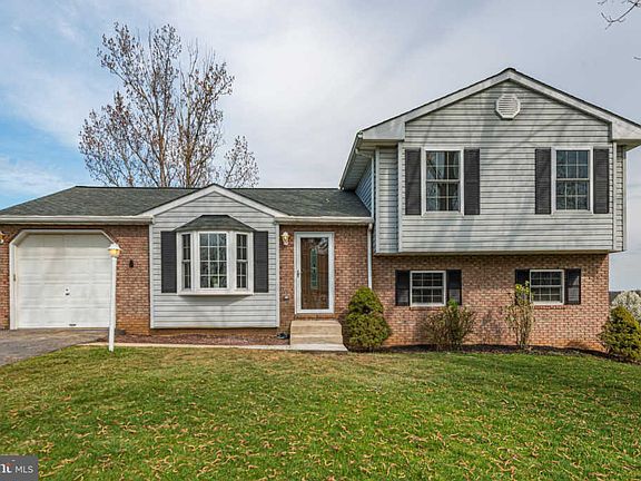 2nd image of 1711 Amberly Ct S