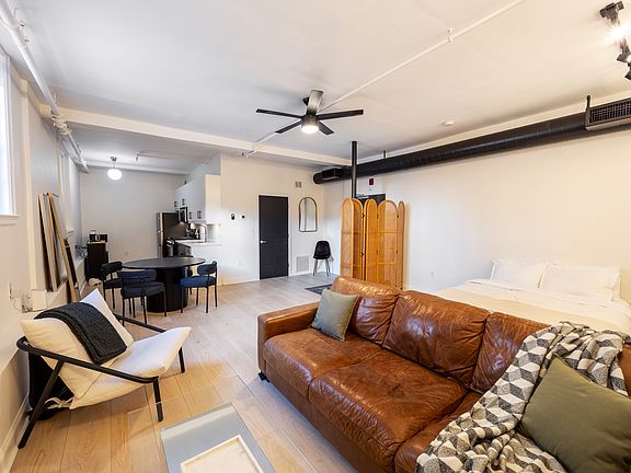 3rd image of 7 Crombie St Unit 3