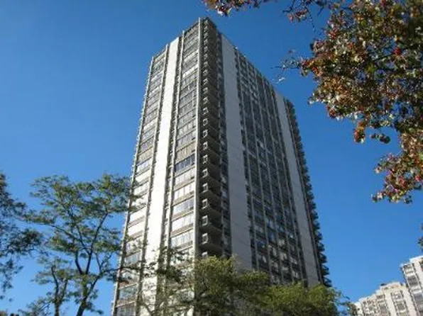 1355 N Sandburg Ter APT 2103, Chicago, IL 60610