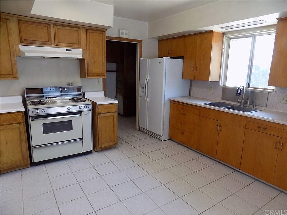 2nd image of 460 Atlantic Ave