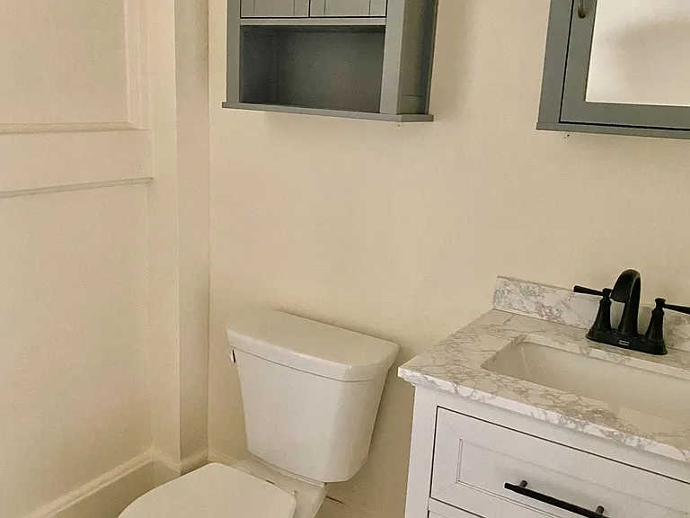 69 S Pleasant St #13 — Photo 25