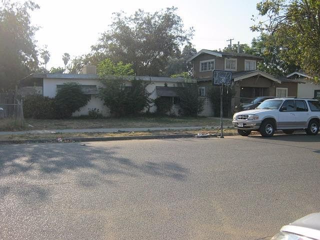 1st image of 444 N Roosevelt Ave