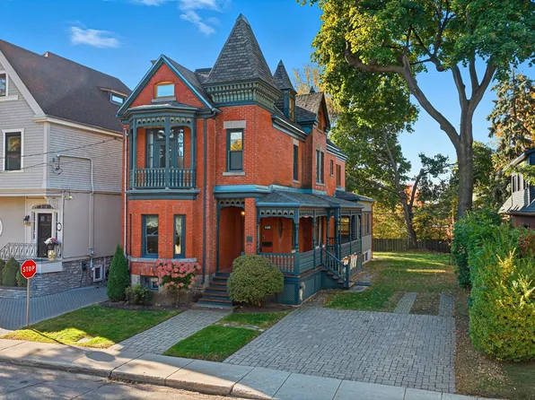 148 Avenue Ballantyne S, Montreal Ouest, QC H4X 2B3