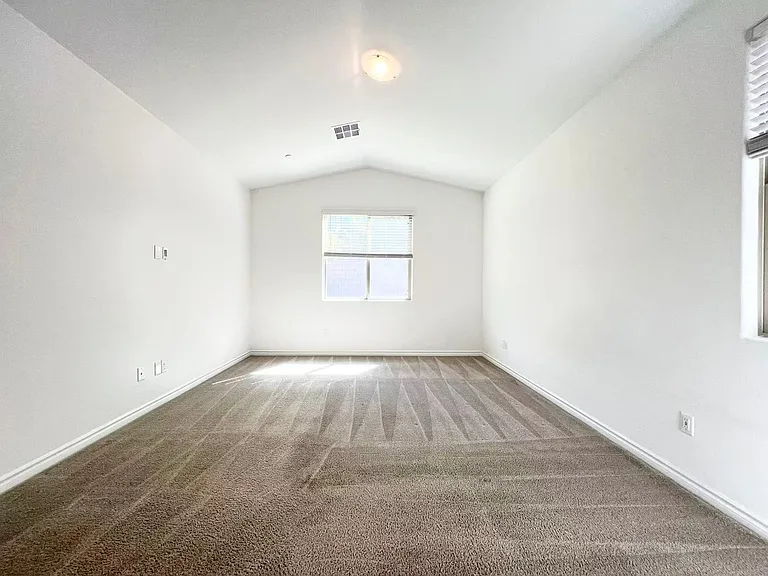925 Bayberry Ridge St — Photo 9