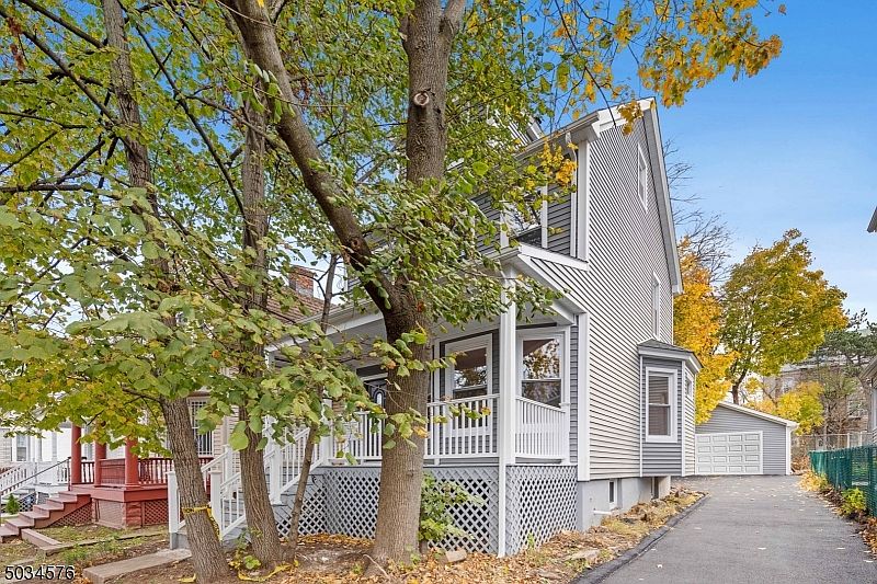 1st image of 122 Linden Ave