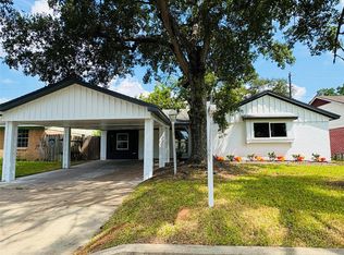 3726 Heatherbrook Dr, Houston, TX 77045