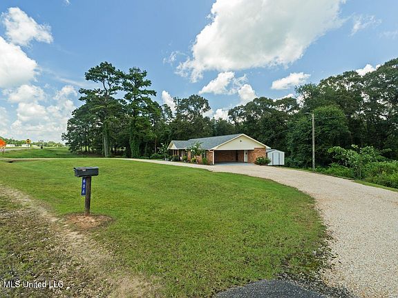 4th image of 606 Pierce Rd