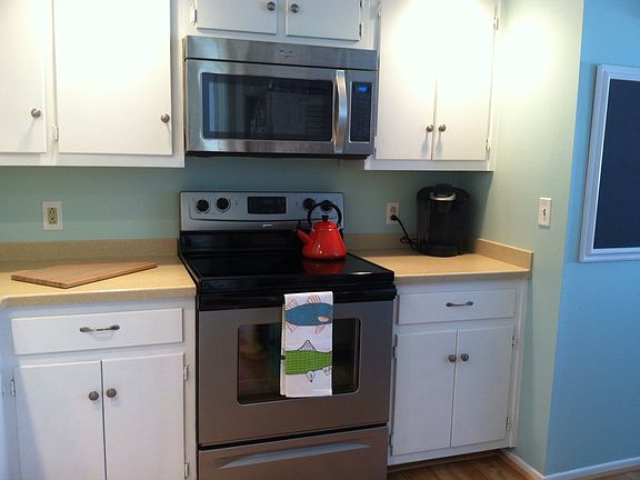 Kitchen-newer appliances