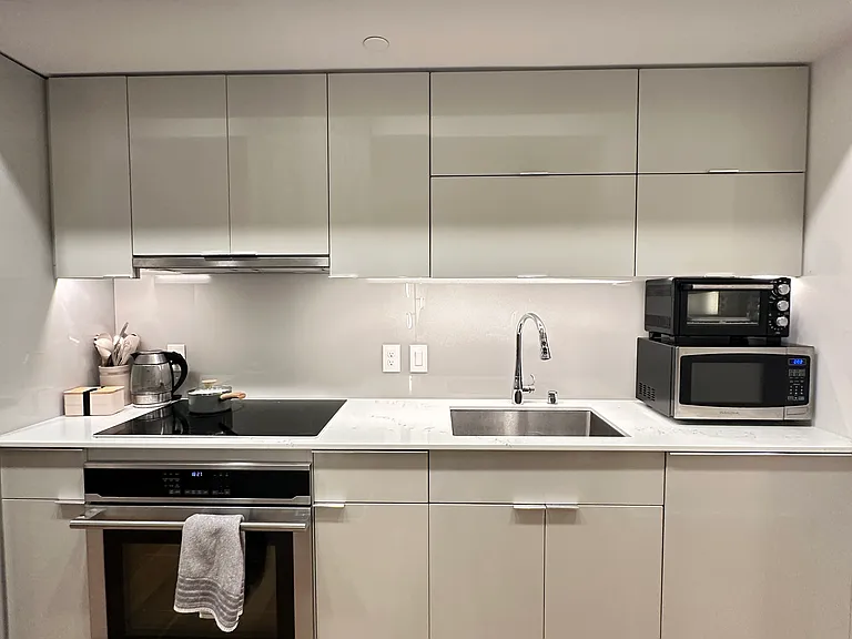 450 S Main St #613 — Photo 1