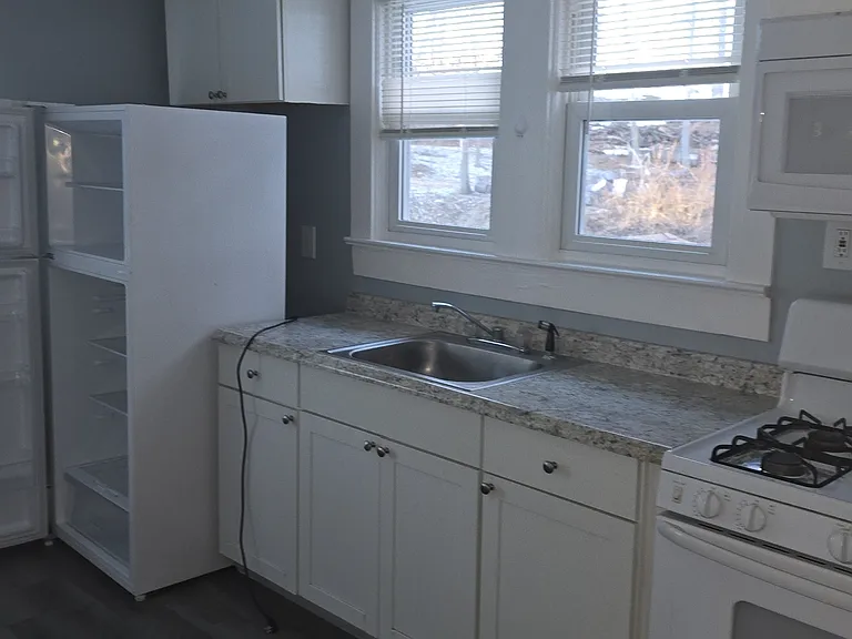27 Losey St — Photo 4
