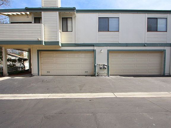 2nd image of 10516 Sunland Blvd Unit 4