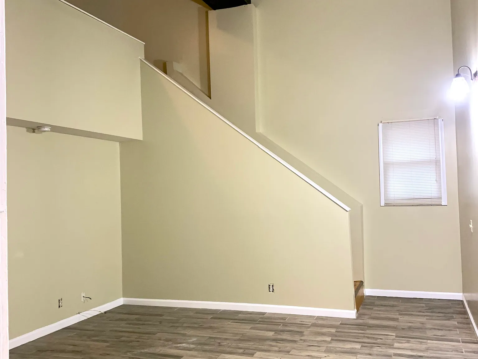 3 bed, 1500 sqft, $2,050 — Photo 4
