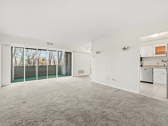5th image of 4106 Charlemagne Cir #4106
