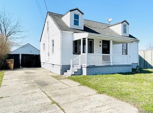 16 Helen St, Cheektowaga, NY 14227