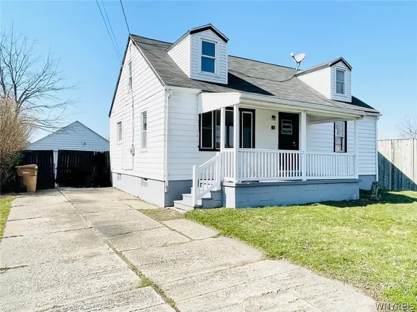 16 Helen St, Cheektowaga, NY 14227
