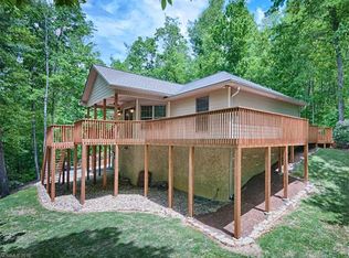 583 Pacolet St, Saluda, NC 28773
