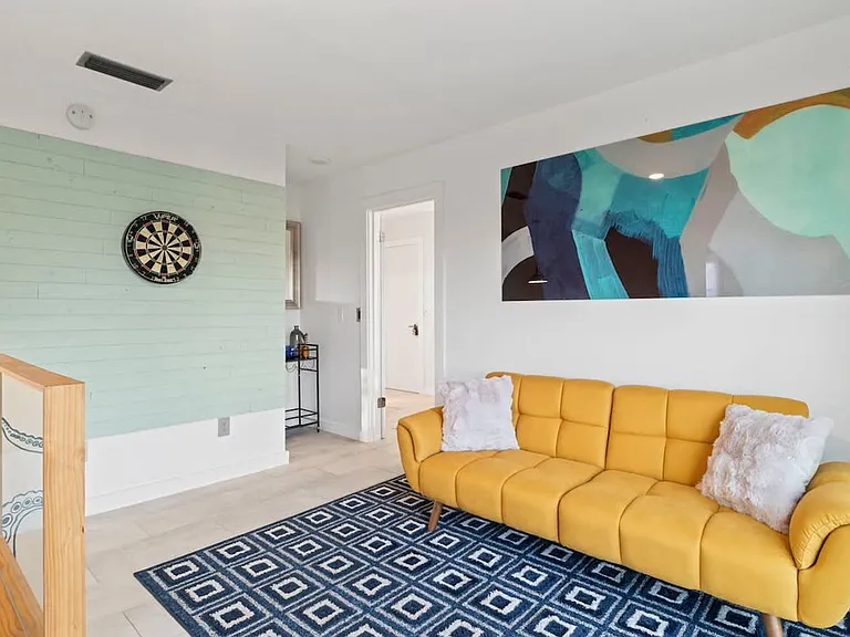 Building's Lounge