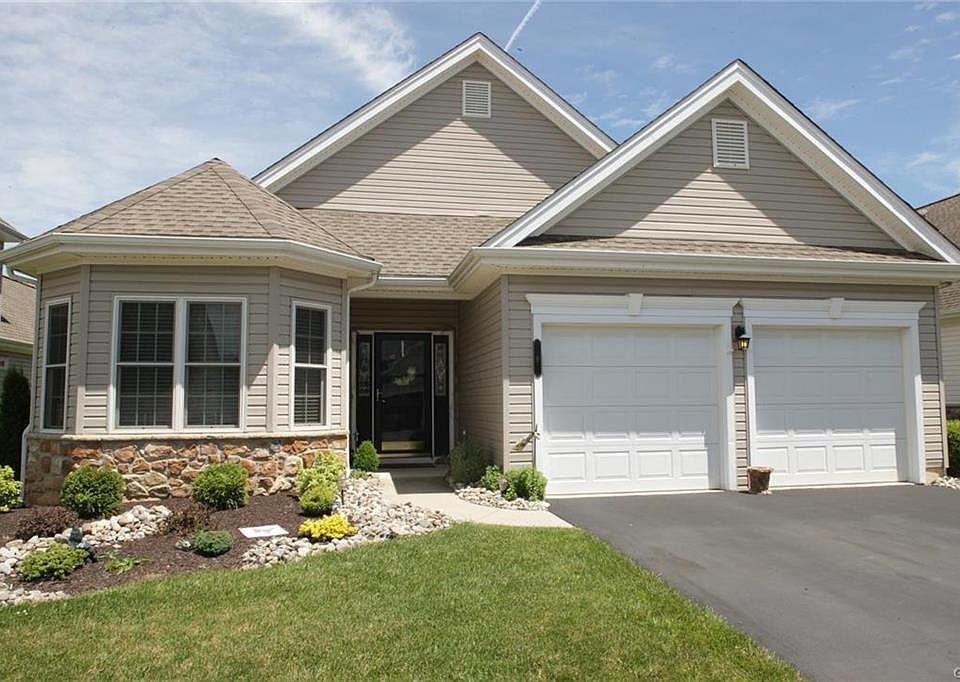 1st image of 9 Edinburgh Dr