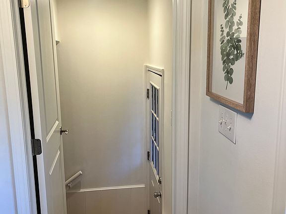 4th image of 4865 Lockhart St