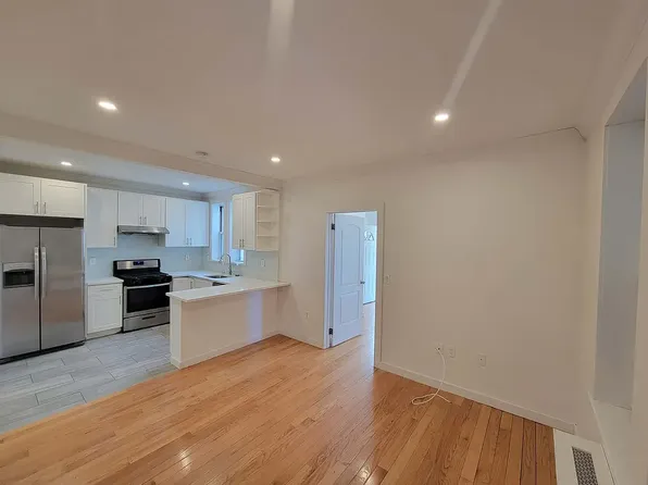 33-60 10th Street image 1 of 13