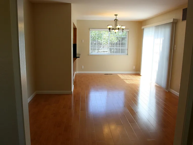 2780 Longford Dr — Photo 3