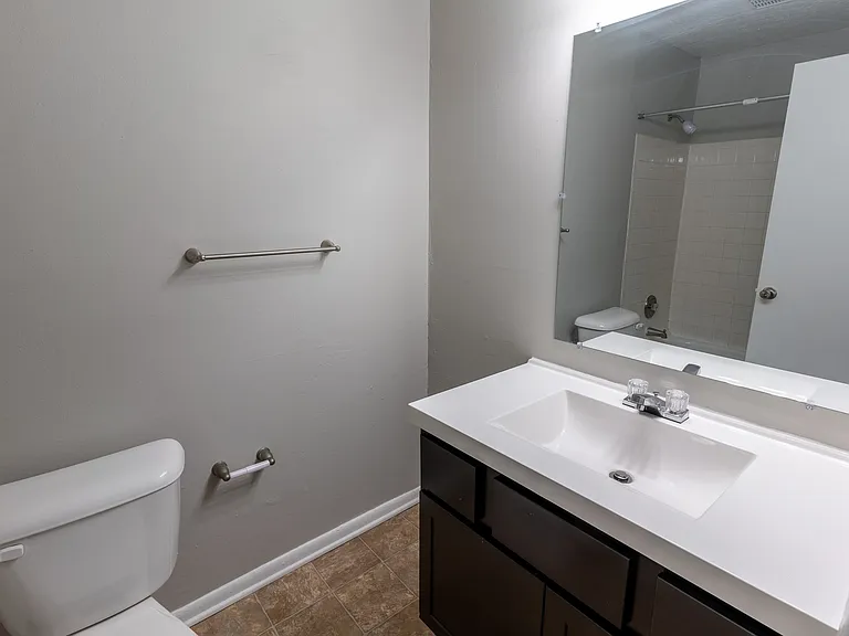 Camelot East Apartments — Photo 53