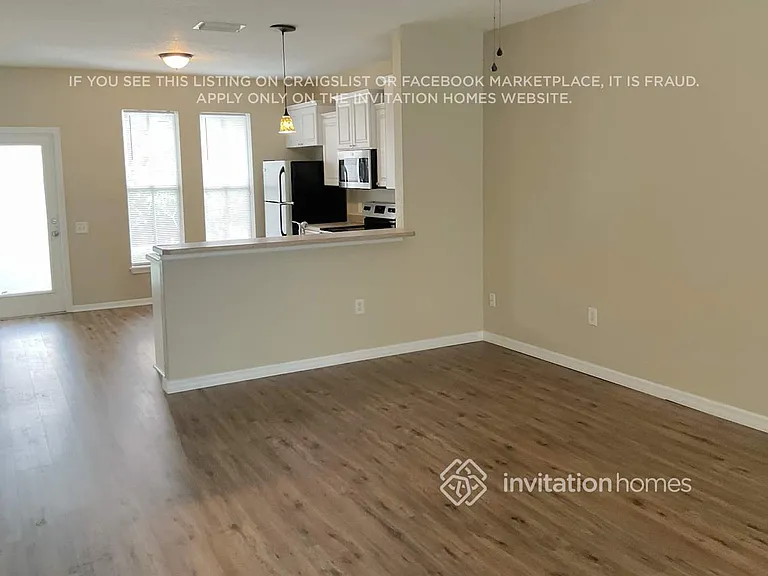 402 Shaddock St — Photo 3