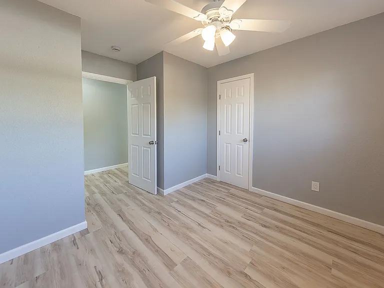 5409 Avenue D — Photo 11