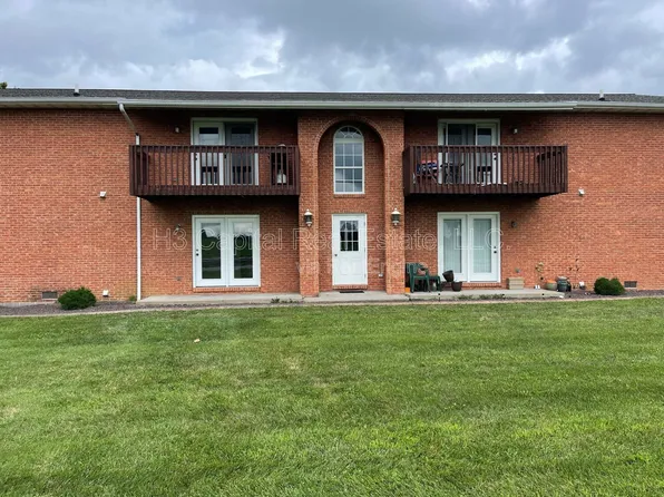 130 Brookview Dr APT 3, Red Bud, IL 62278