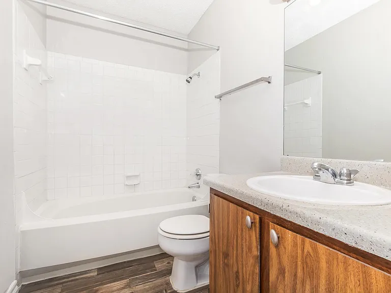 Cobblestone Apartments — Photo 35