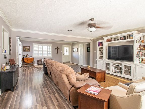 2nd image of 3014 Creasey Dr
