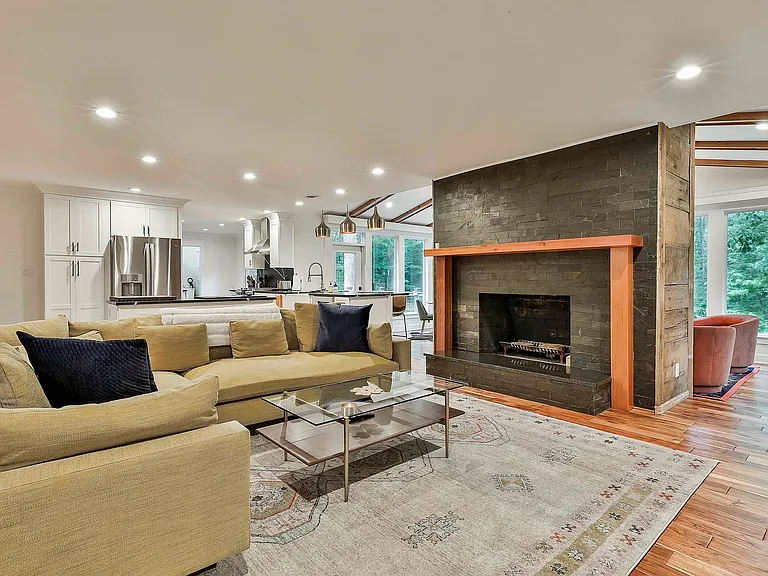 410 Thornton Lane — Photo 47