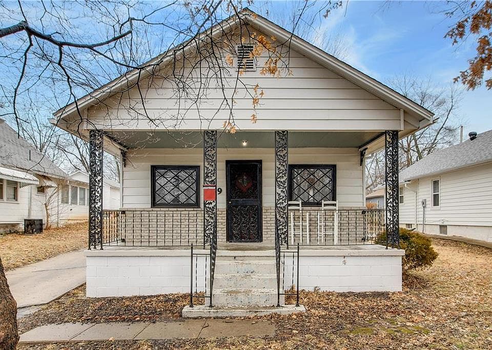 1st image of 109 S Huttig Ave