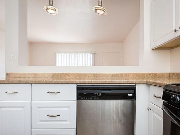 5th image of 1038 Turquoise St #14