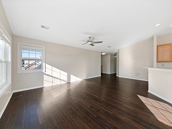 3rd image of 5114 Edgewater Ct #5114