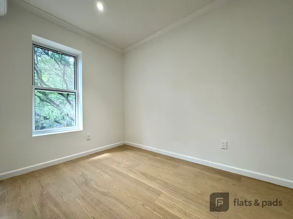 639 Rogers Avenue image 9 of 16