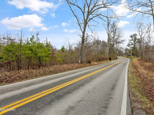 Deer Lodge Hwy, Deer Lodge, TN 37726