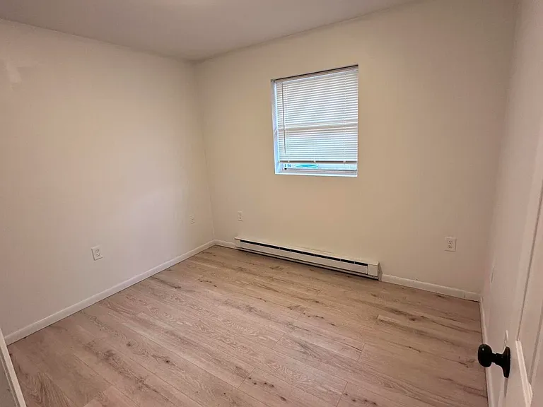 1215 Lori Ln — Photo 5