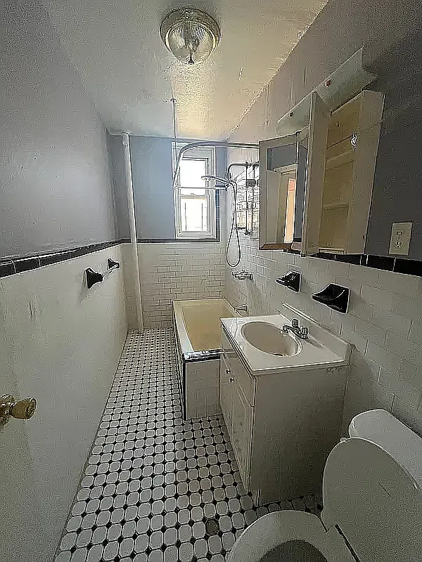 3420 Avenue H — Photo 3