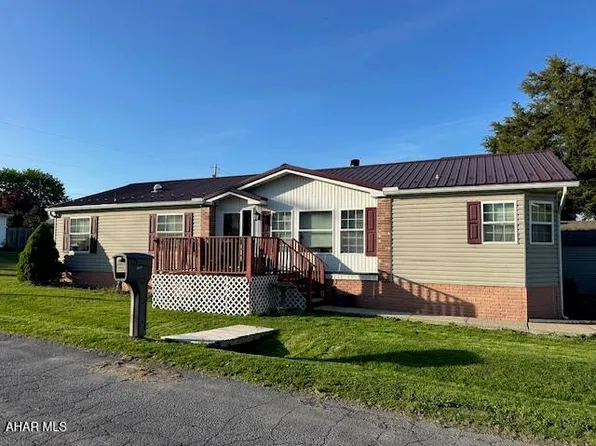 1101 W Locke St, Bellwood, PA 16617