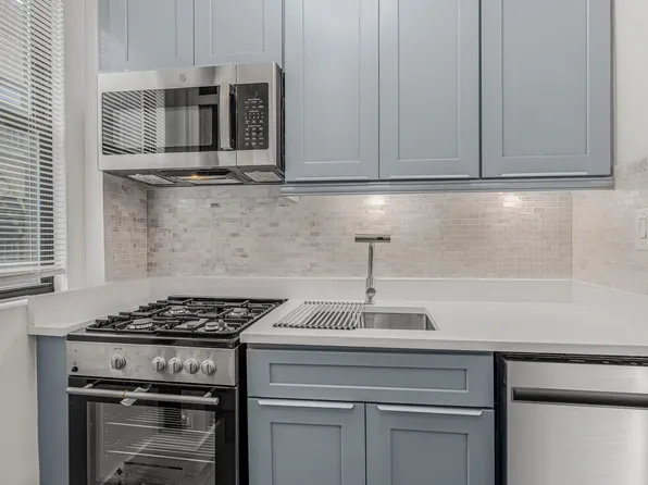 315 East 77th Street image 10 of 21