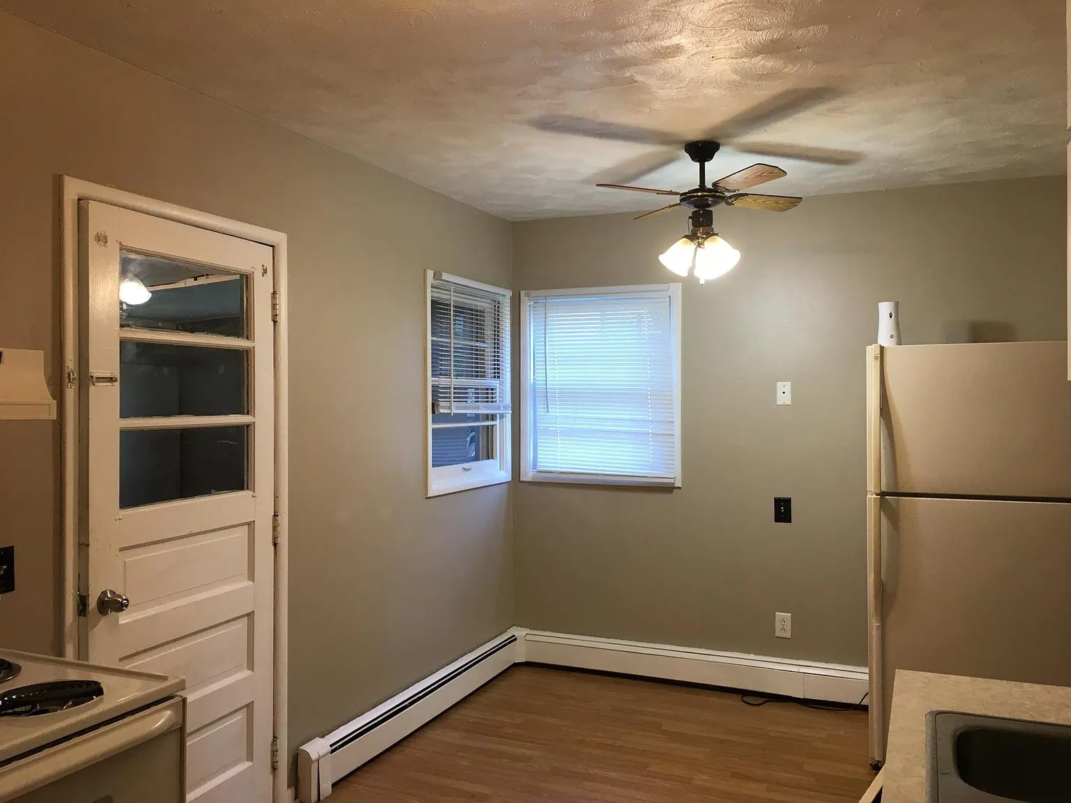 2 bed, 800 sqft, $875 — Photo 4