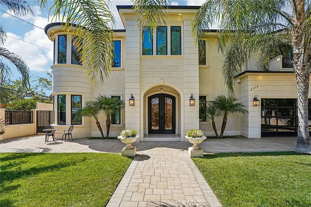 5 bed, 5.5 bath, 4099 sqft, $19,000 — Photo 3